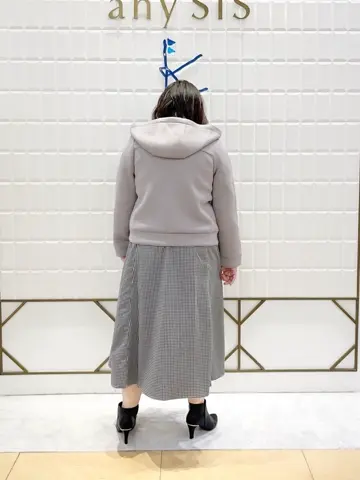 ANY SIS 西田 コーディネート画像