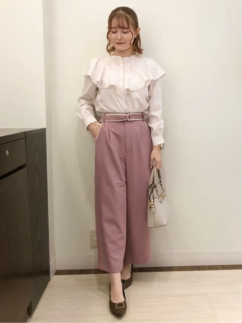 ANY SIS スタッフ コーディネート画像