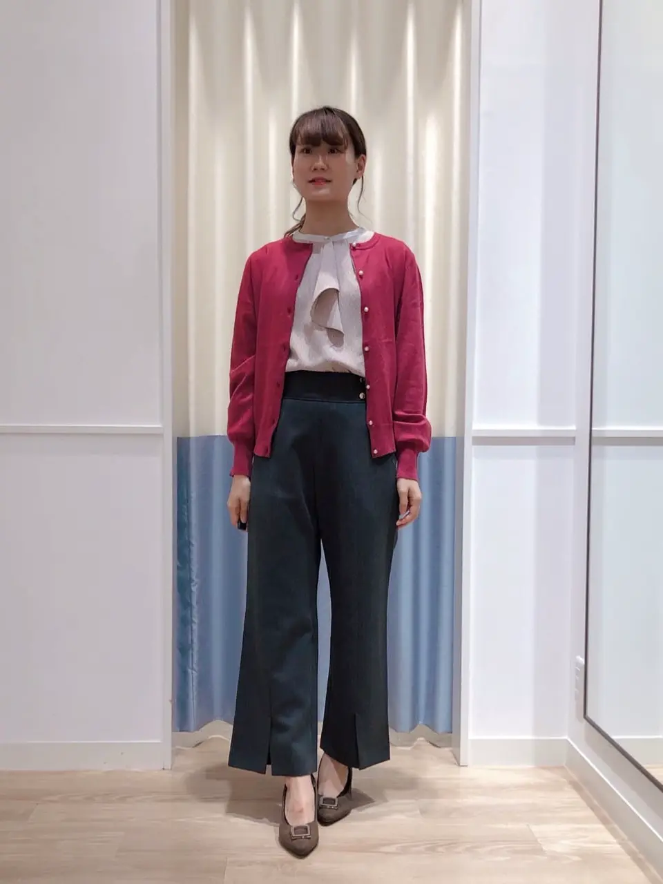 ANY SIS スタッフ コーディネート画像