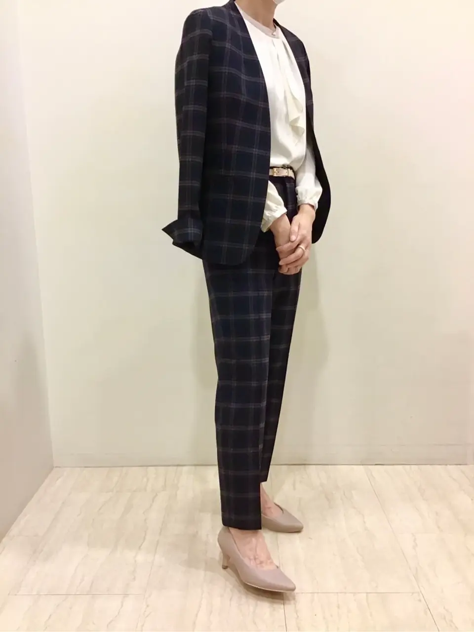 ANY SIS スタッフ コーディネート画像