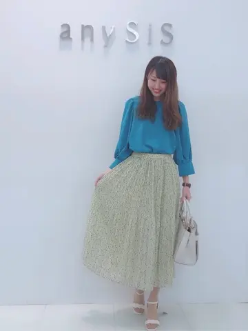 ANY SIS スタッフ コーディネート画像