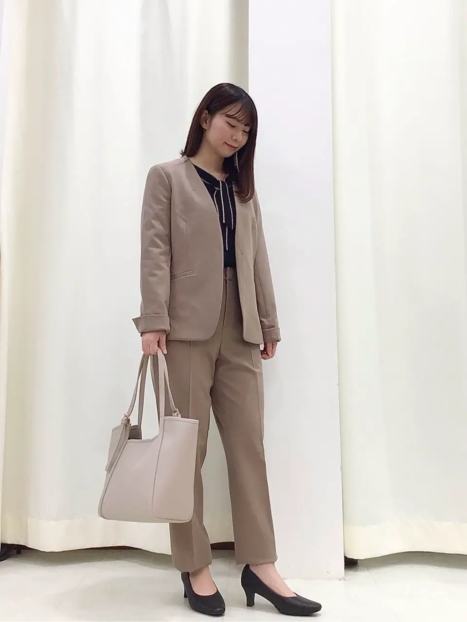 ANY SIS スタッフ コーディネート画像