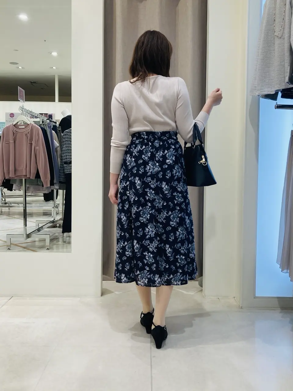 ANY SIS 川根　彩 コーディネート画像