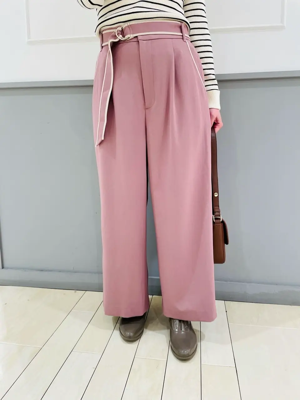 ANY SIS 咲本 コーディネート画像