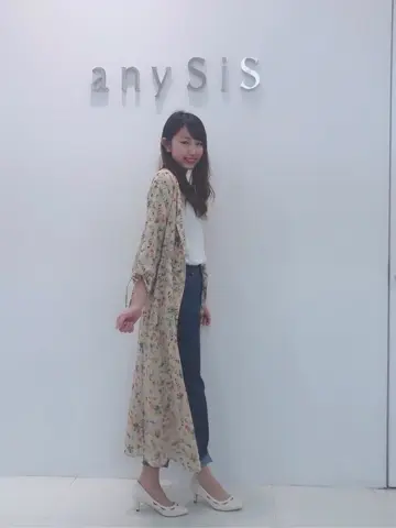 ANY SIS スタッフ コーディネート画像