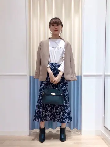 ANY SIS スタッフ コーディネート画像