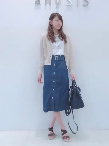 ANY SIS スタッフ コーディネート画像