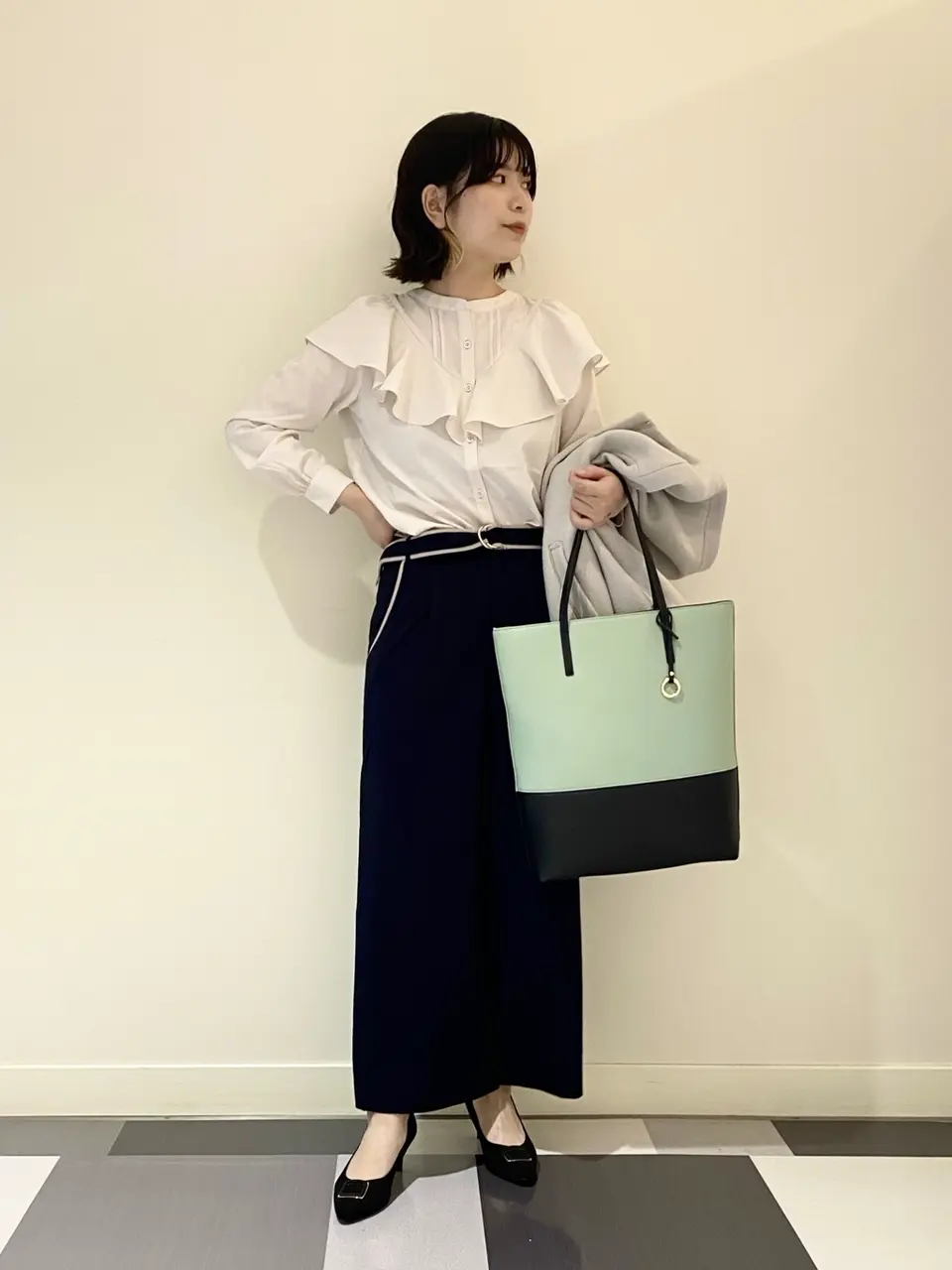 ANY SIS スタッフ コーディネート画像