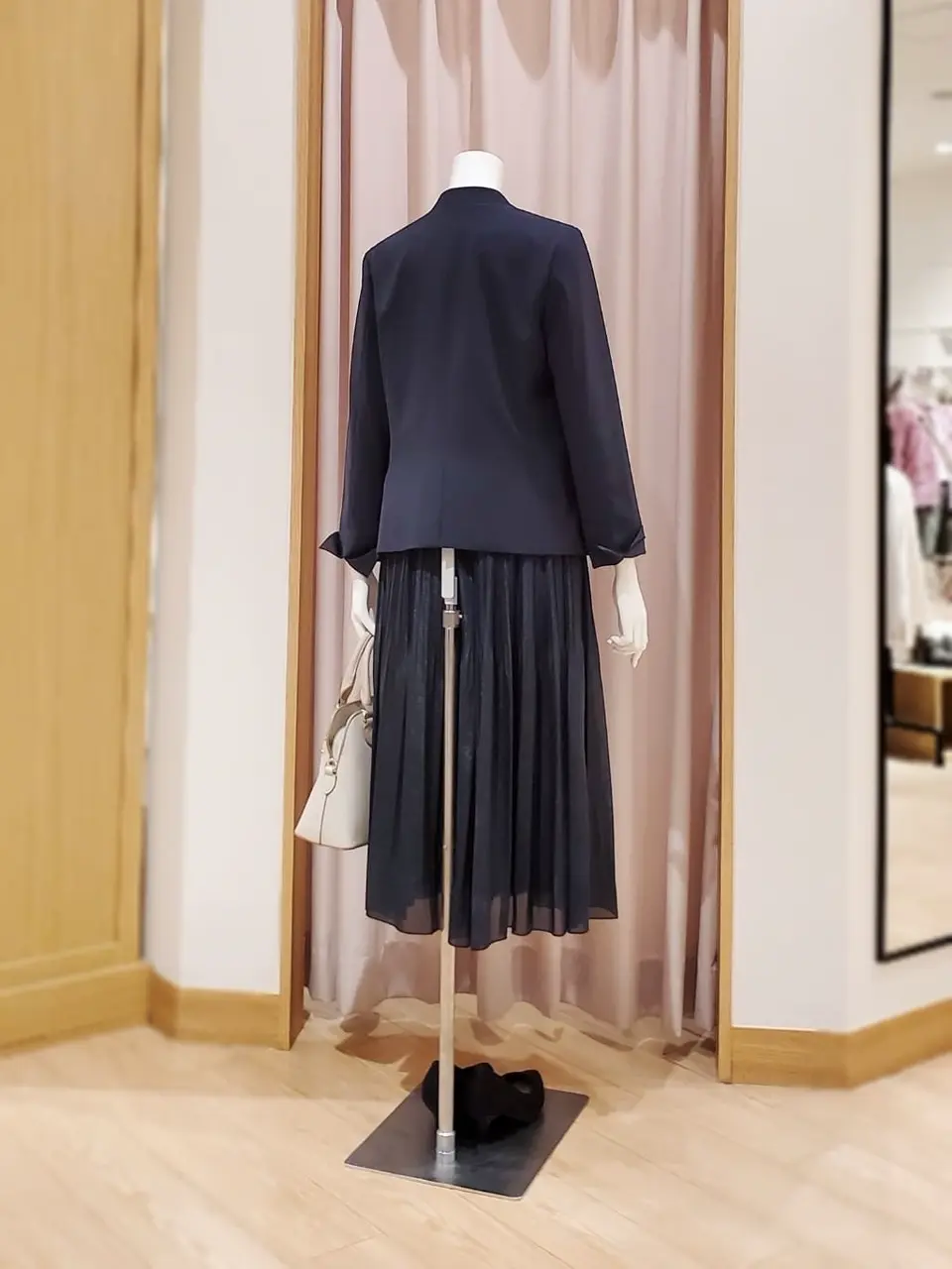 ANY SIS 岩田 コーディネート画像