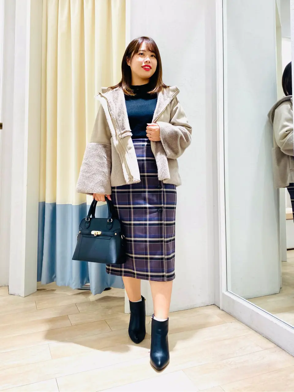 ANY SIS スタッフ コーディネート画像