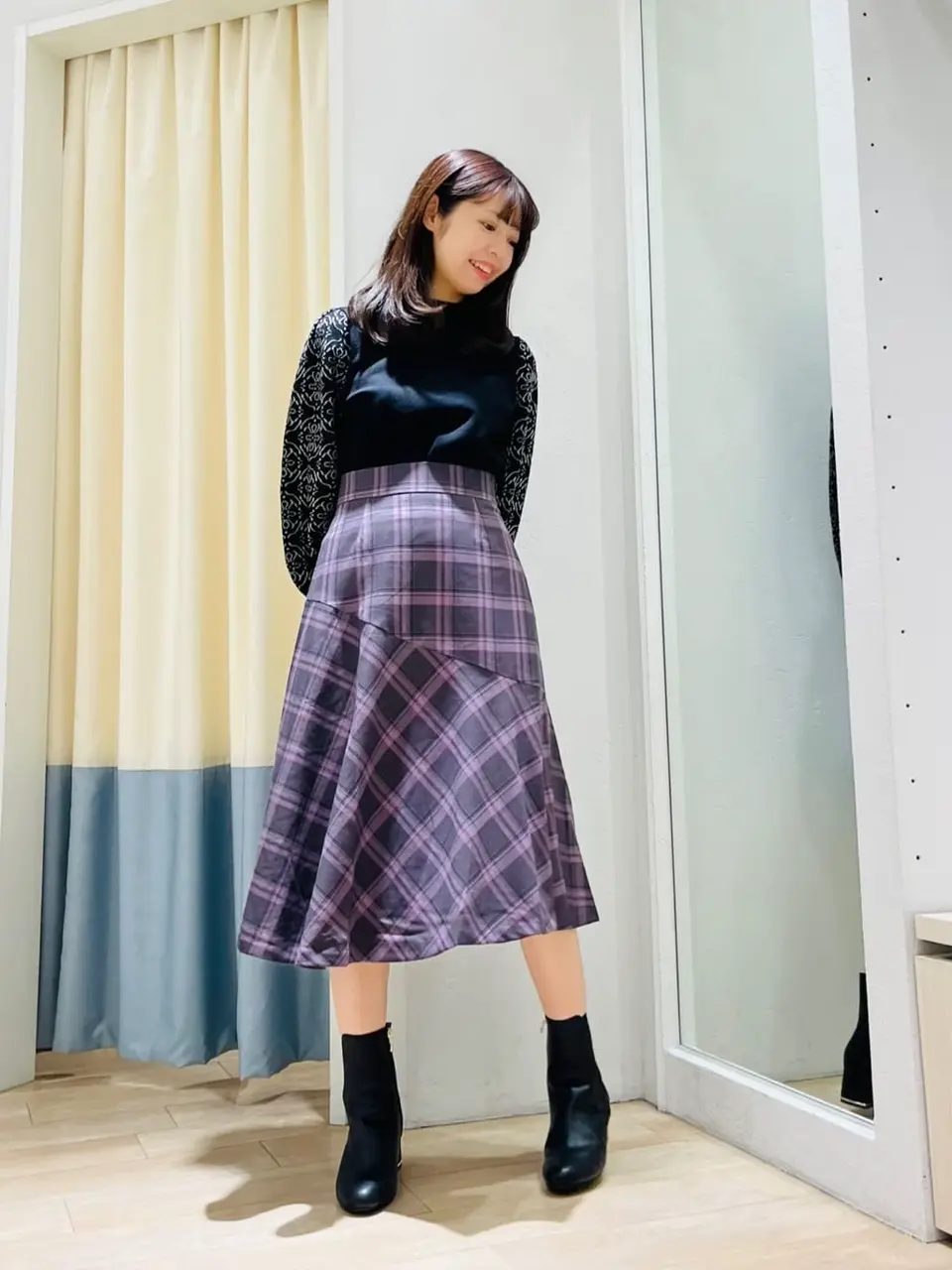 ANY SIS スタッフ コーディネート画像