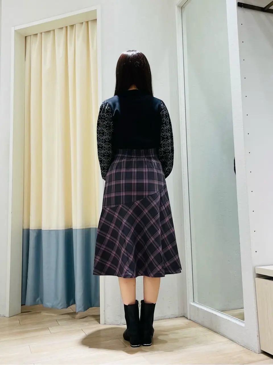 ANY SIS スタッフ コーディネート画像