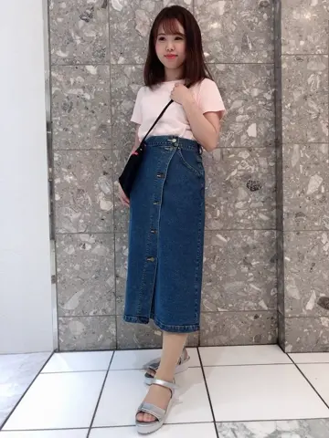 ANY SIS スタッフ コーディネート画像