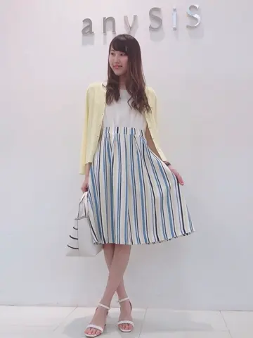 ANY SIS スタッフ コーディネート画像