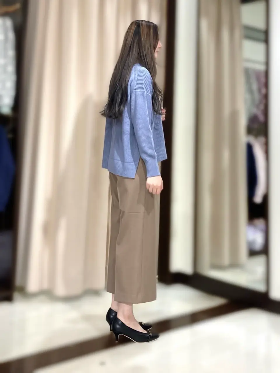 ANY SIS STAFF コーディネート画像