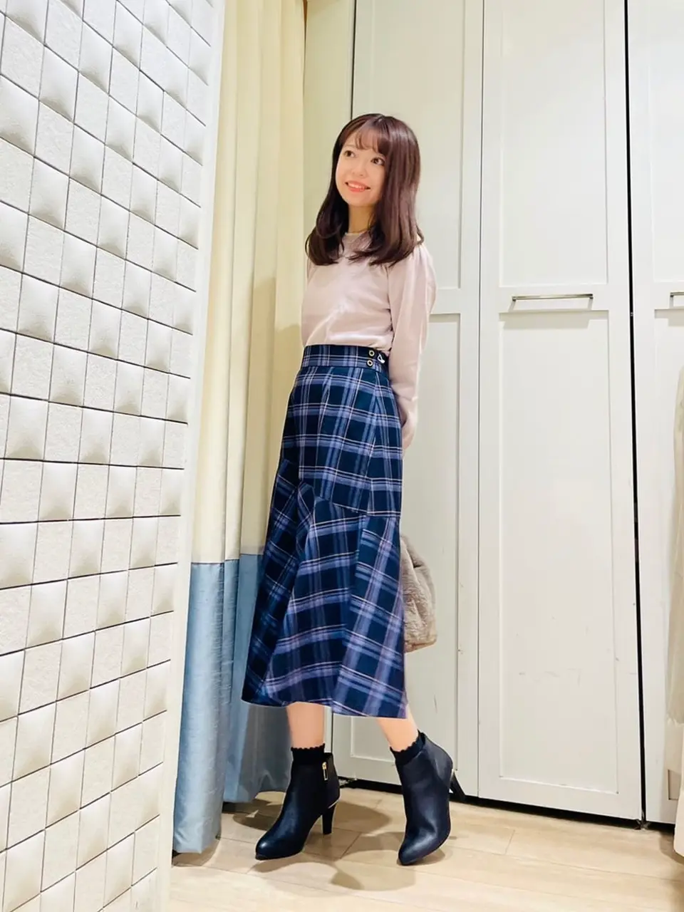 ANY SIS スタッフ コーディネート画像