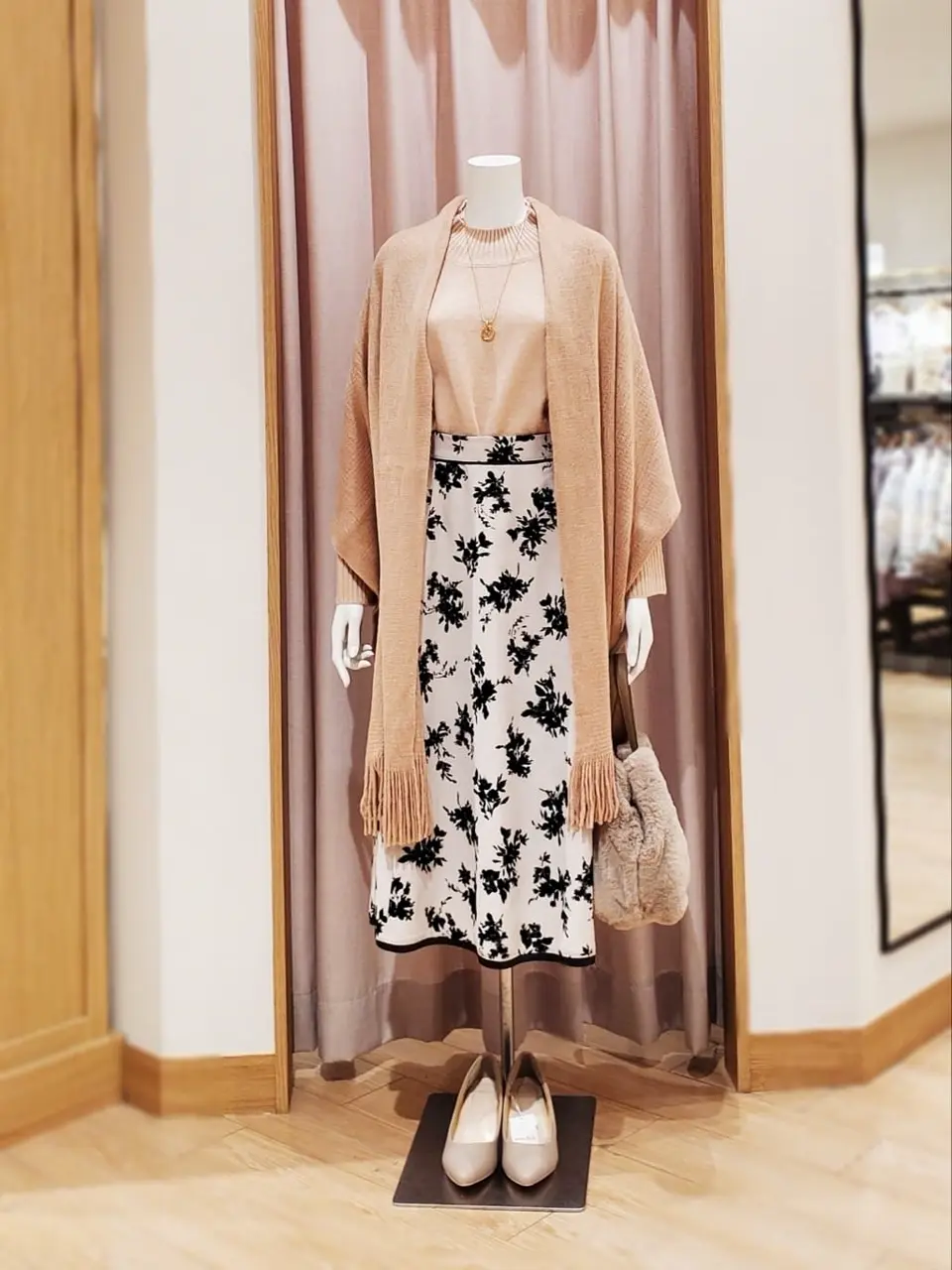 ANY SIS 岩田 コーディネート画像