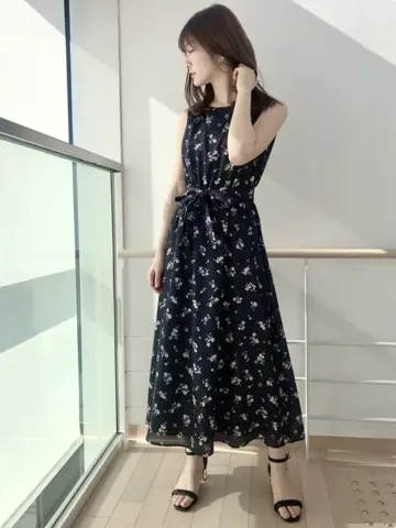 ANY SIS 本社スタッフ コーディネート画像