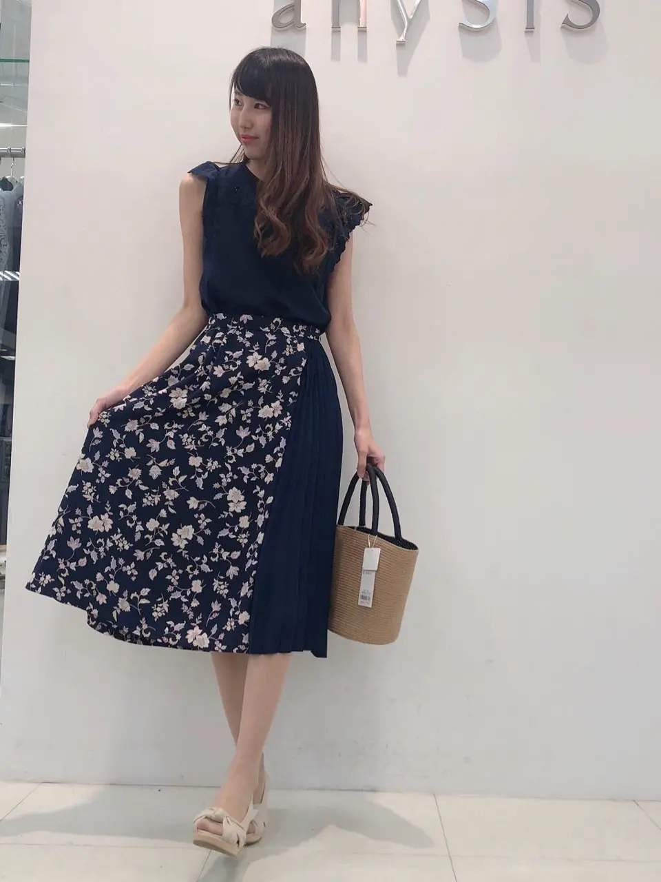 ANY SIS スタッフ コーディネート画像