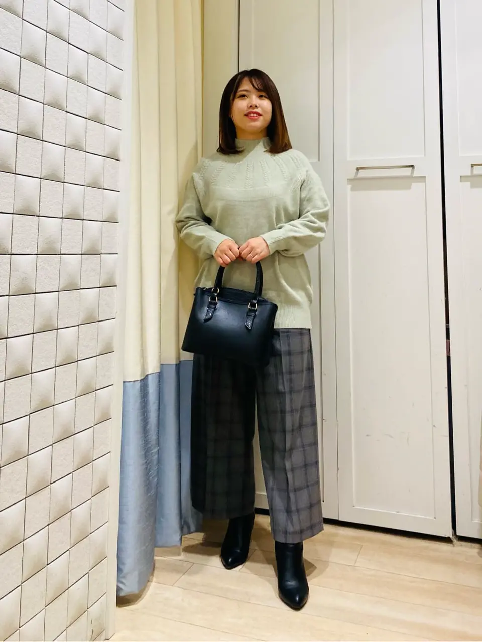 ANY SIS スタッフ コーディネート画像