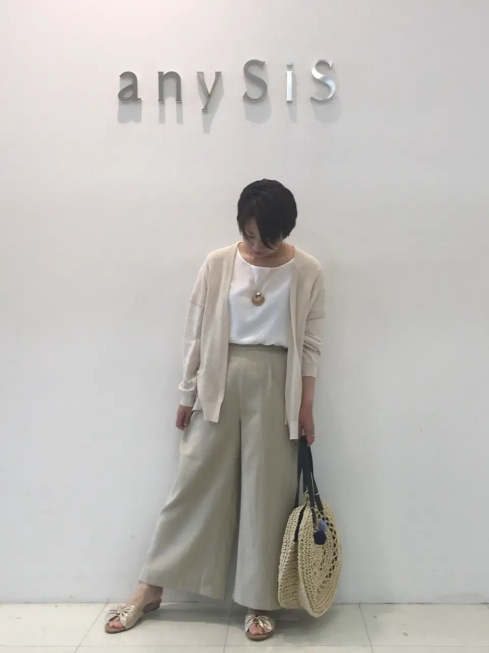 ANY SIS スタッフ コーディネート画像