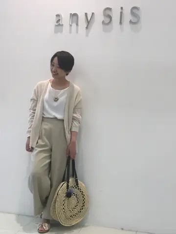 ANY SIS スタッフ コーディネート画像
