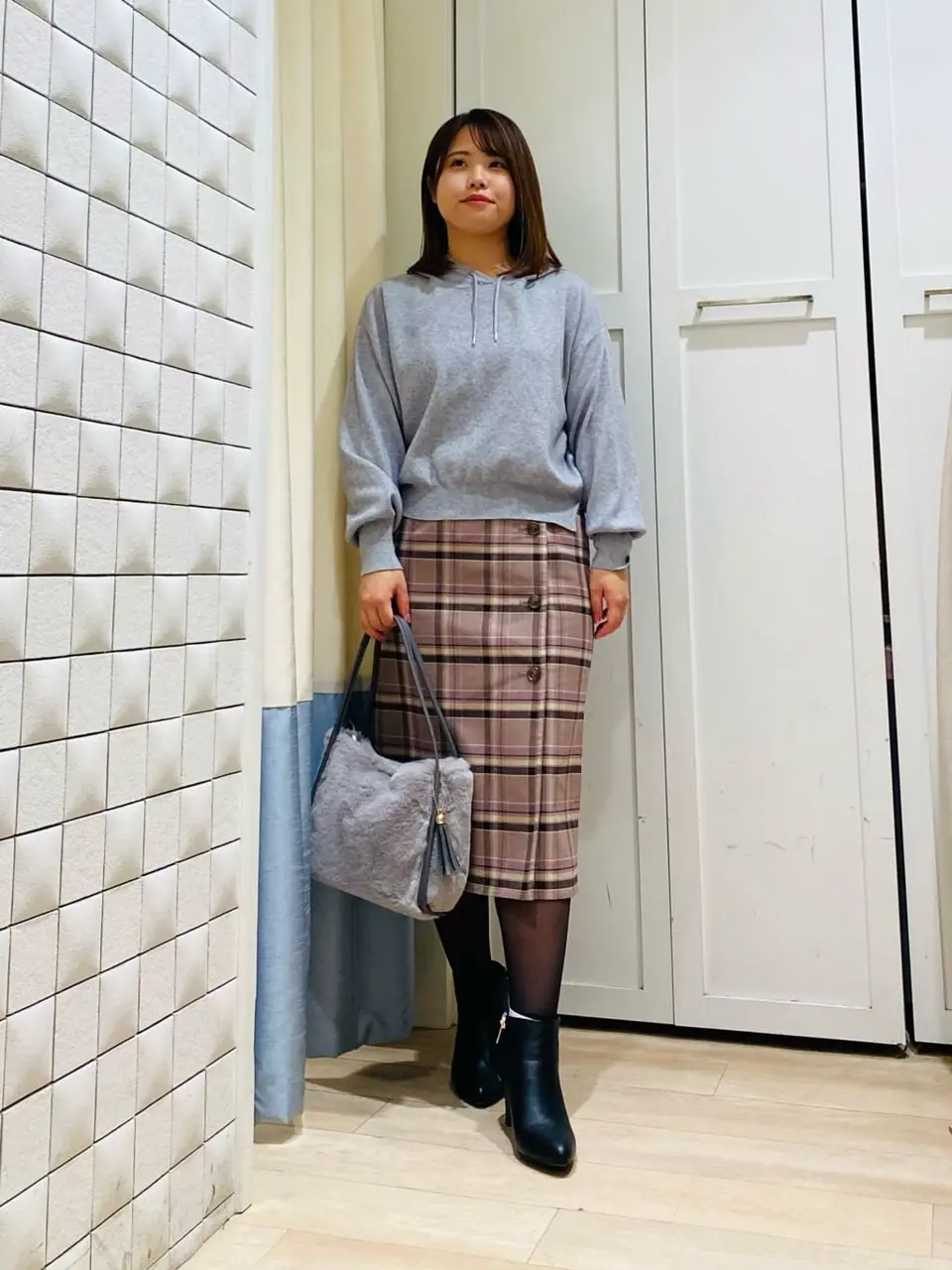 ANY SIS スタッフ コーディネート画像