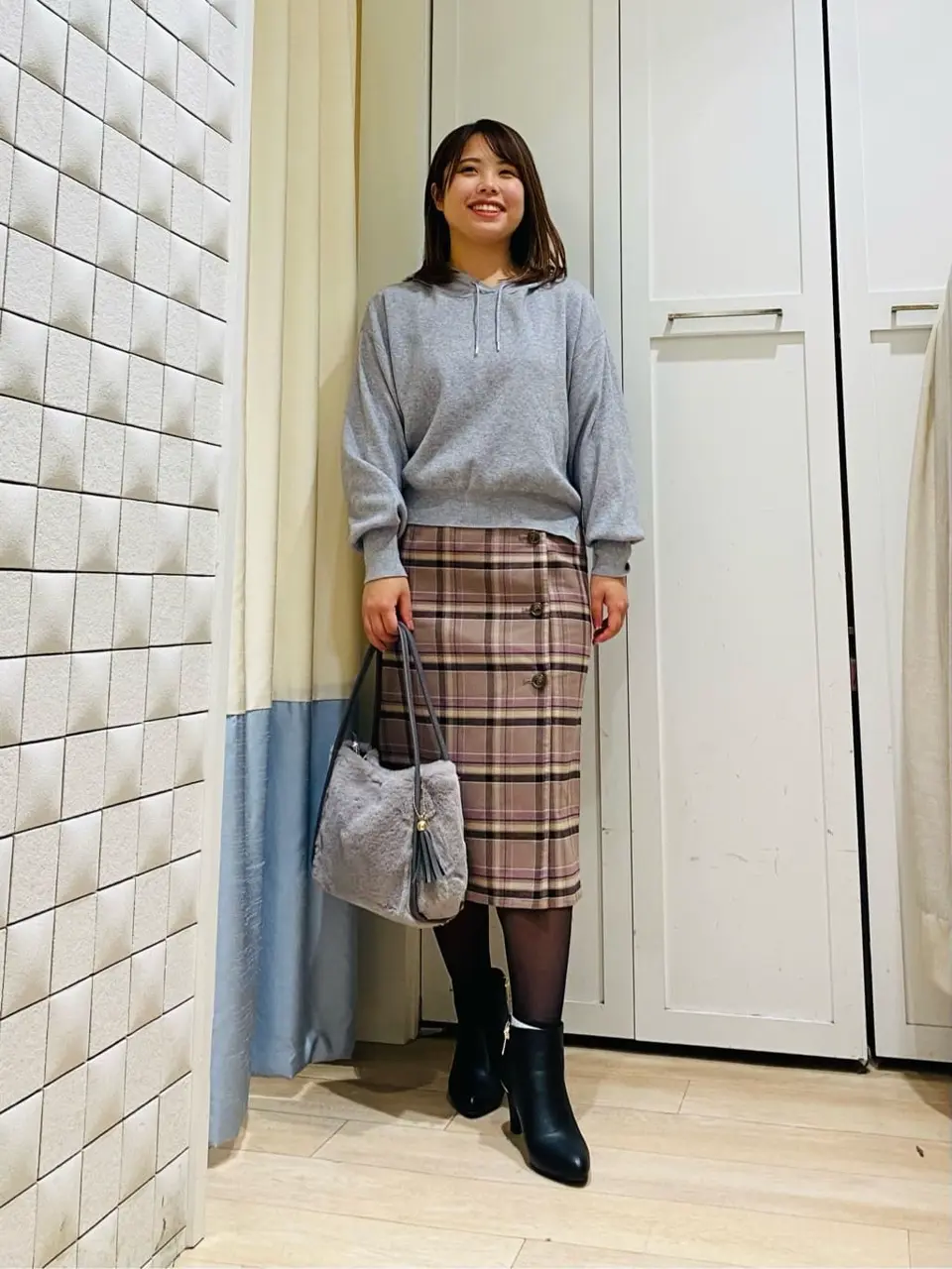 ANY SIS スタッフ コーディネート画像