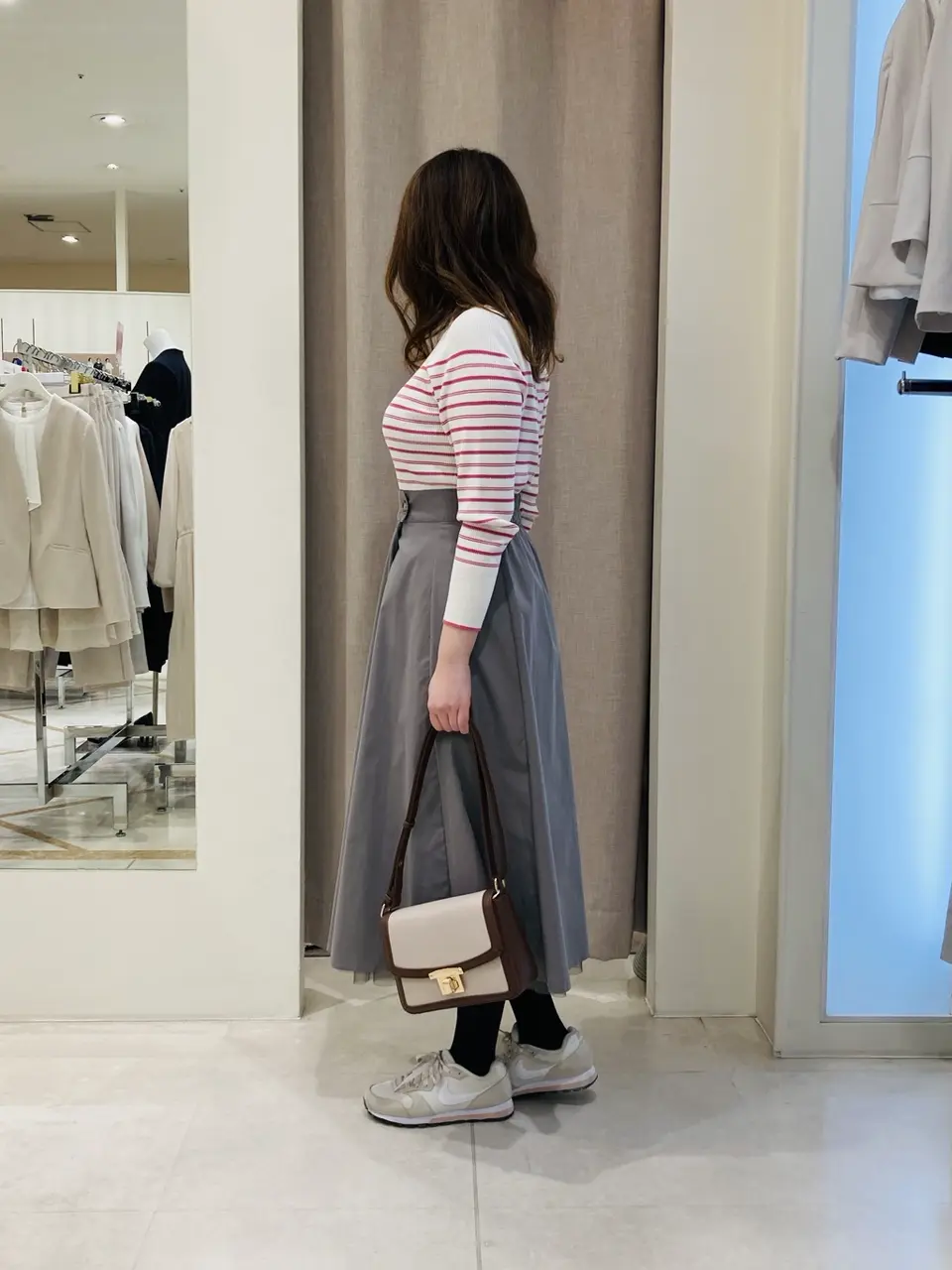 ANY SIS 川根　彩 コーディネート画像