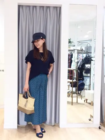 ANY SIS スタッフ コーディネート画像