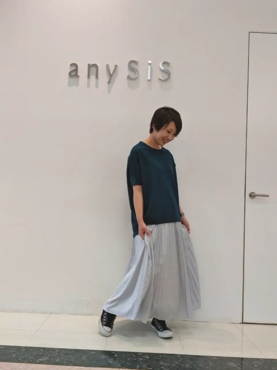 ANY SIS スタッフ コーディネート画像