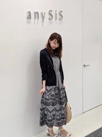 ANY SIS スタッフ コーディネート画像