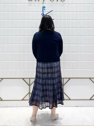 ANY SIS 西田 コーディネート画像