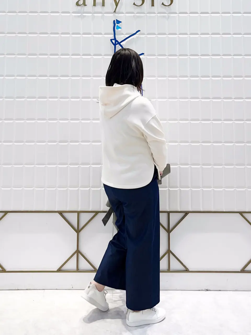 ANY SIS 西田 コーディネート画像