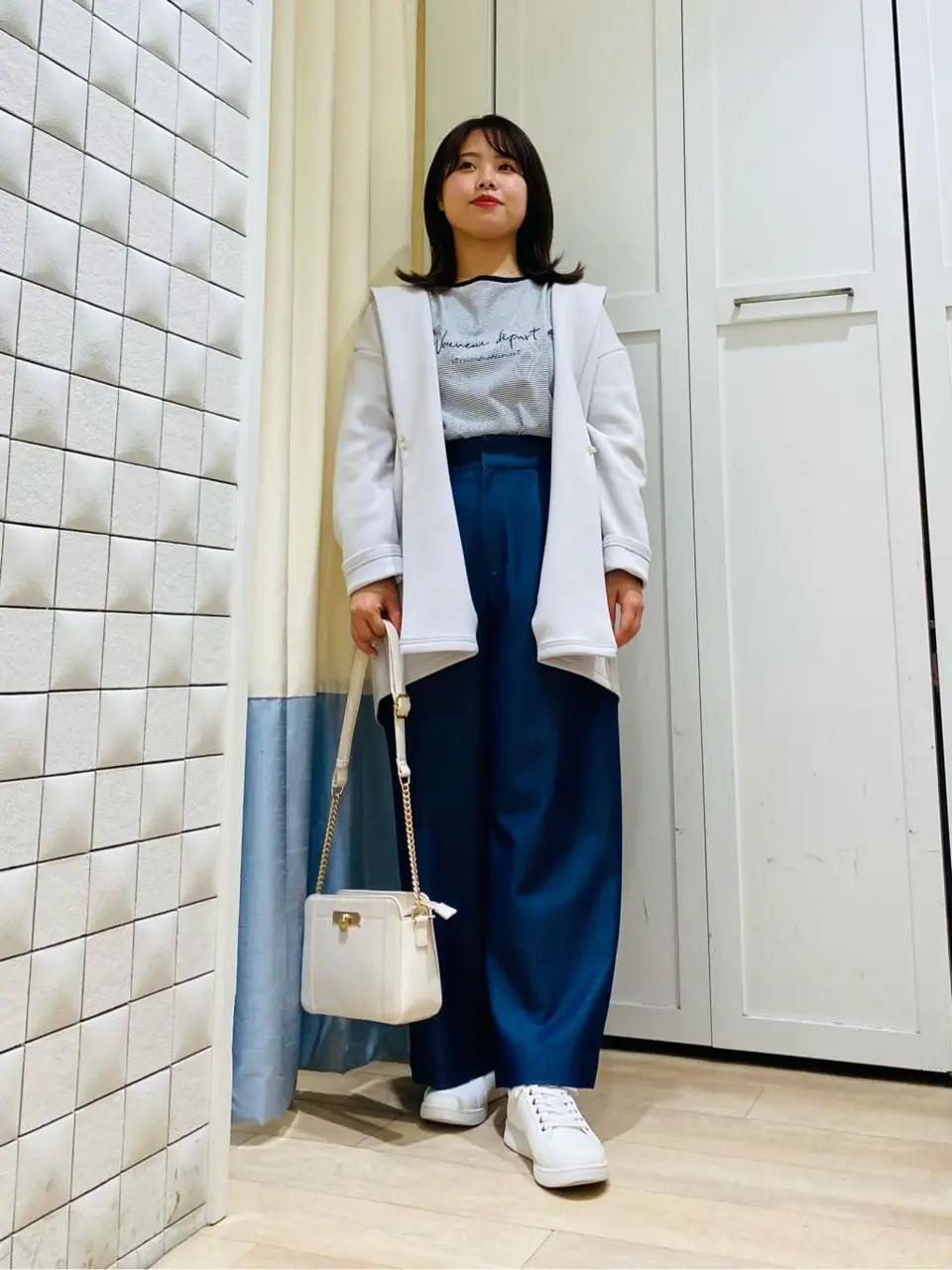 ANY SIS スタッフ コーディネート画像