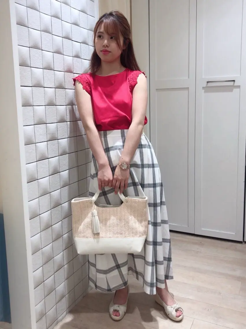 ANY SIS スタッフ コーディネート画像