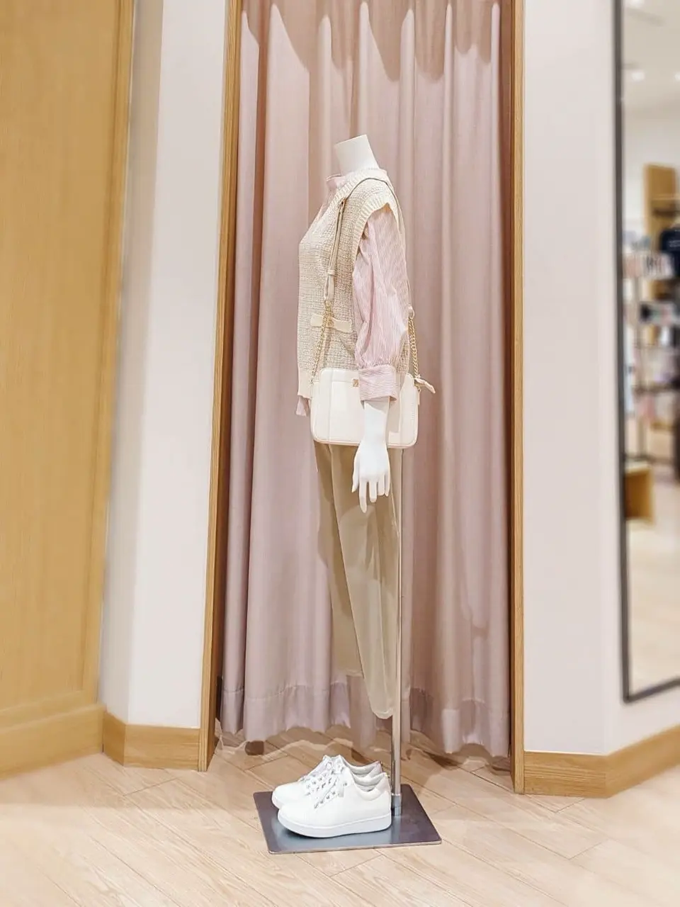 ANY SIS 岩田 コーディネート画像