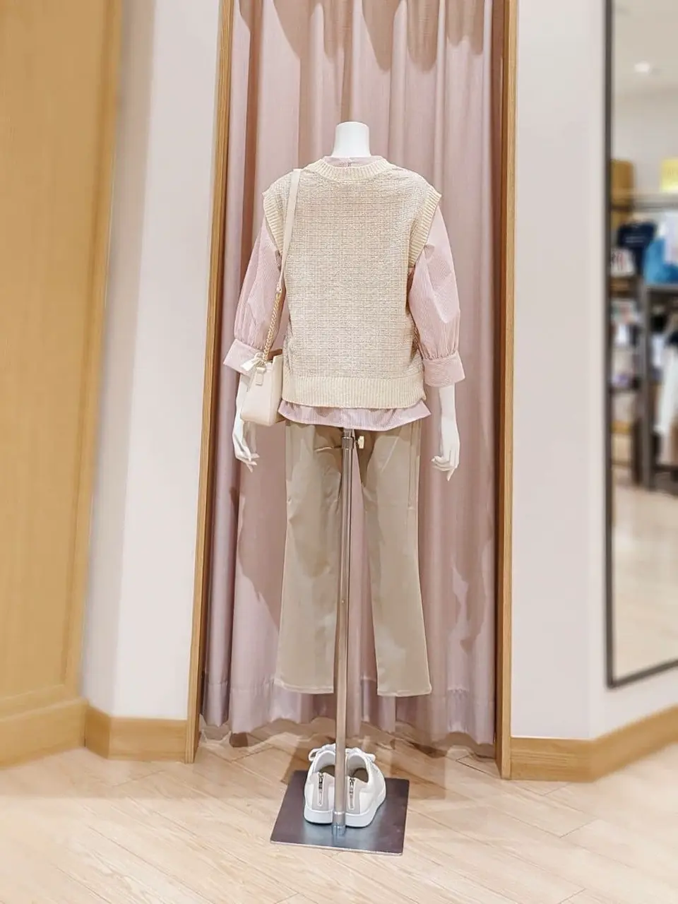 ANY SIS 岩田 コーディネート画像