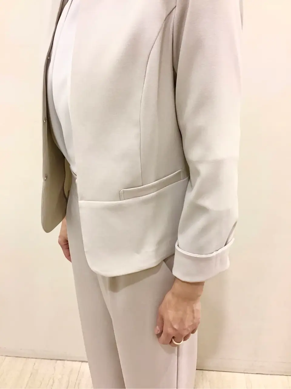 ANY SIS スタッフ コーディネート画像