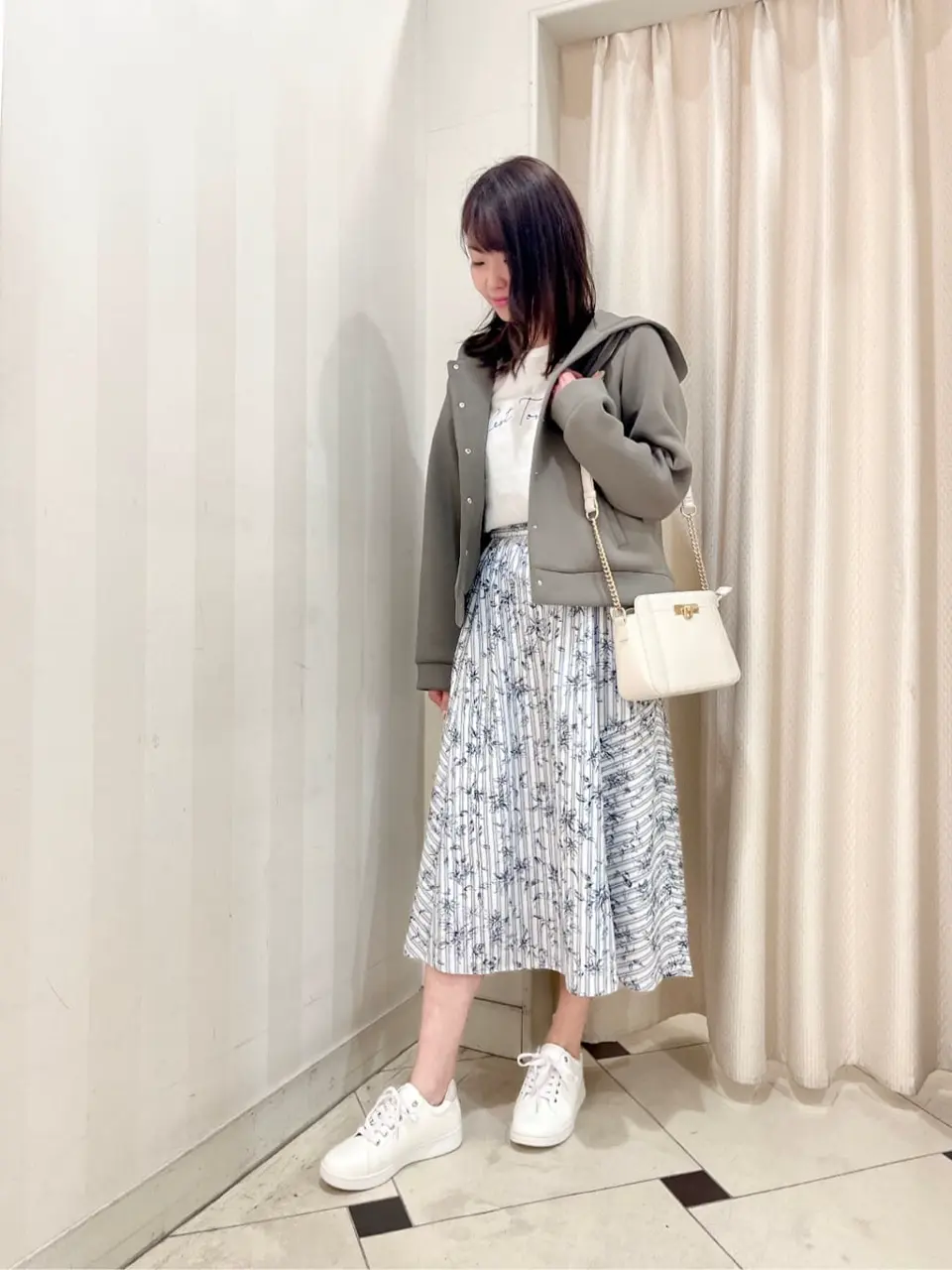 ANY SIS 金井 コーディネート画像