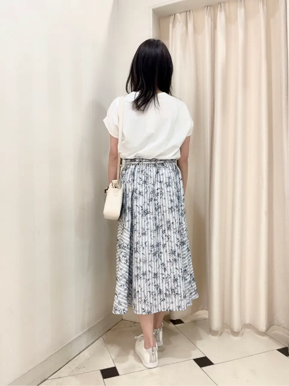 ANY SIS 金井 コーディネート画像