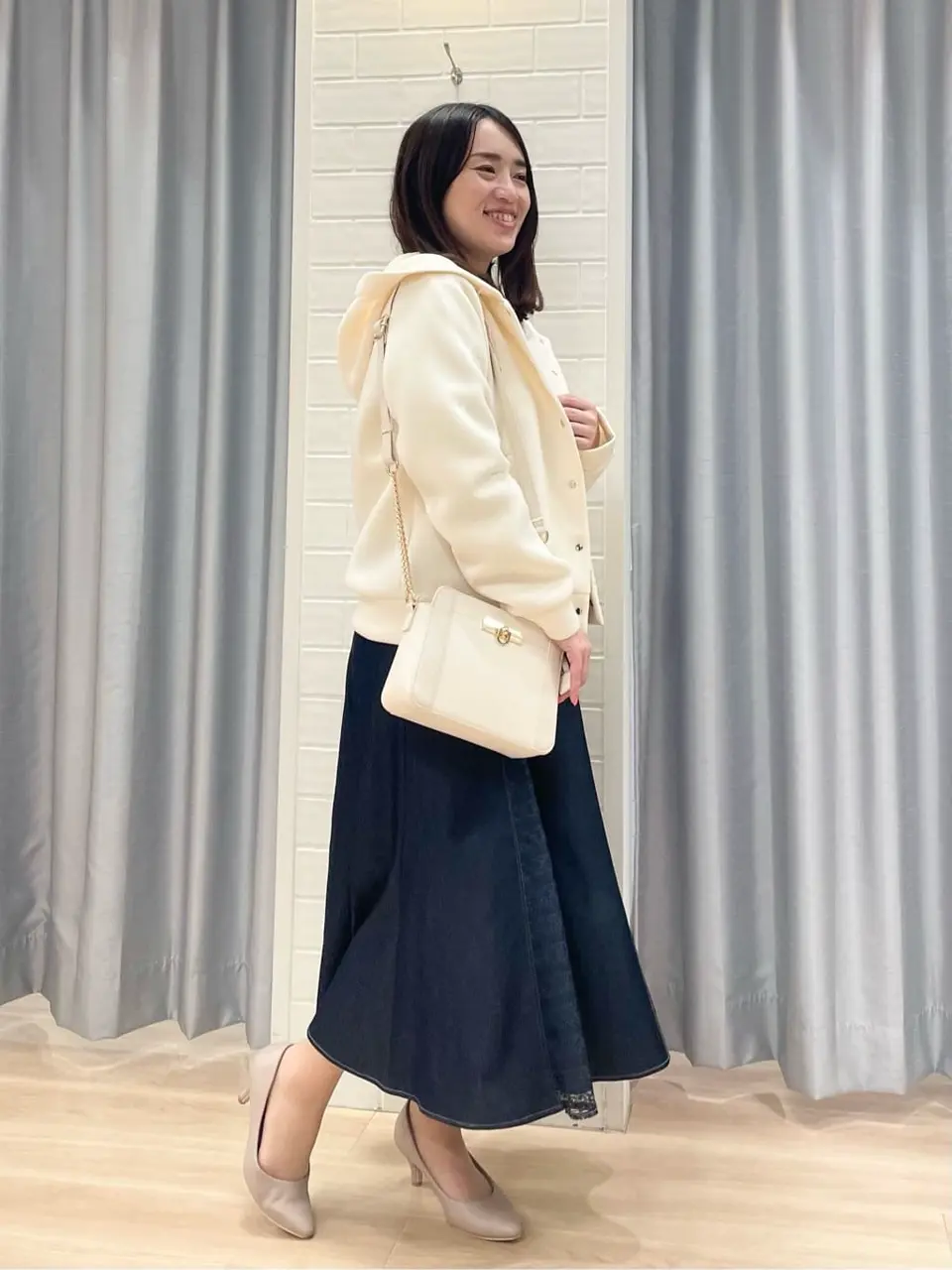 ANY SIS 丸岡 コーディネート画像