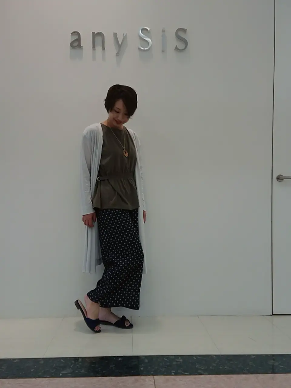 ANY SIS スタッフ コーディネート画像