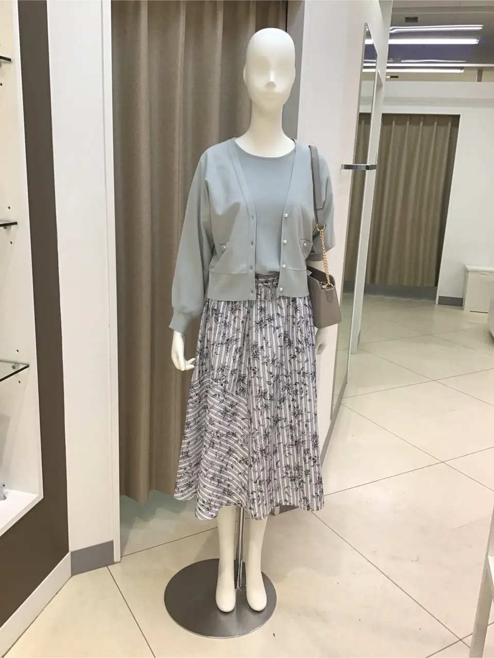 ANY SIS 本田 コーディネート画像