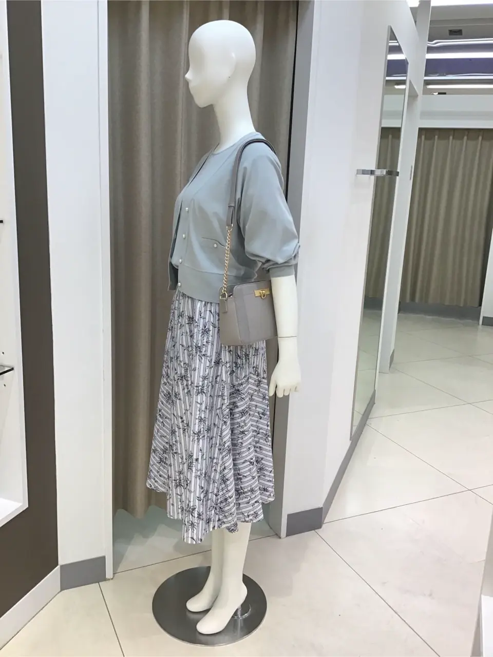 ANY SIS 本田 コーディネート画像