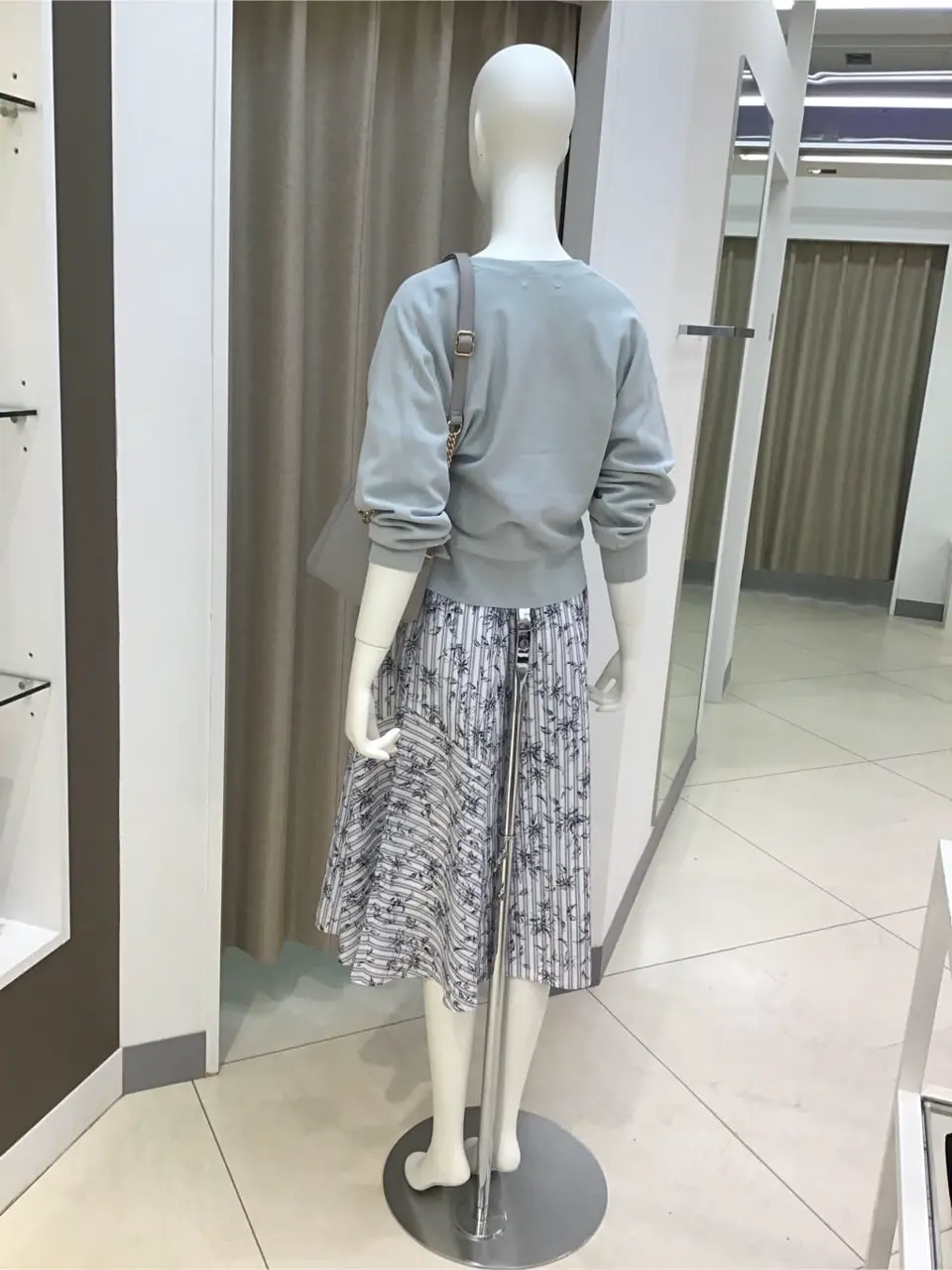 ANY SIS 本田 コーディネート画像