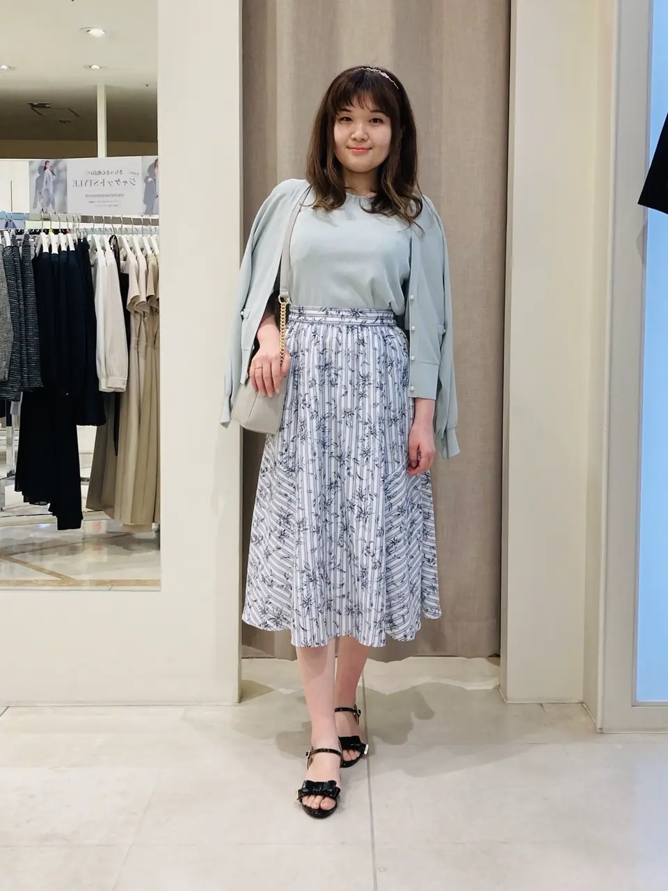 ANY SIS 川根　彩 コーディネート画像