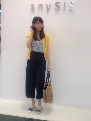 ANY SIS スタッフ コーディネート画像