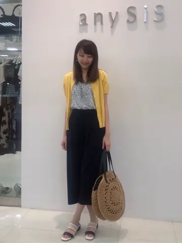 ANY SIS スタッフ コーディネート画像