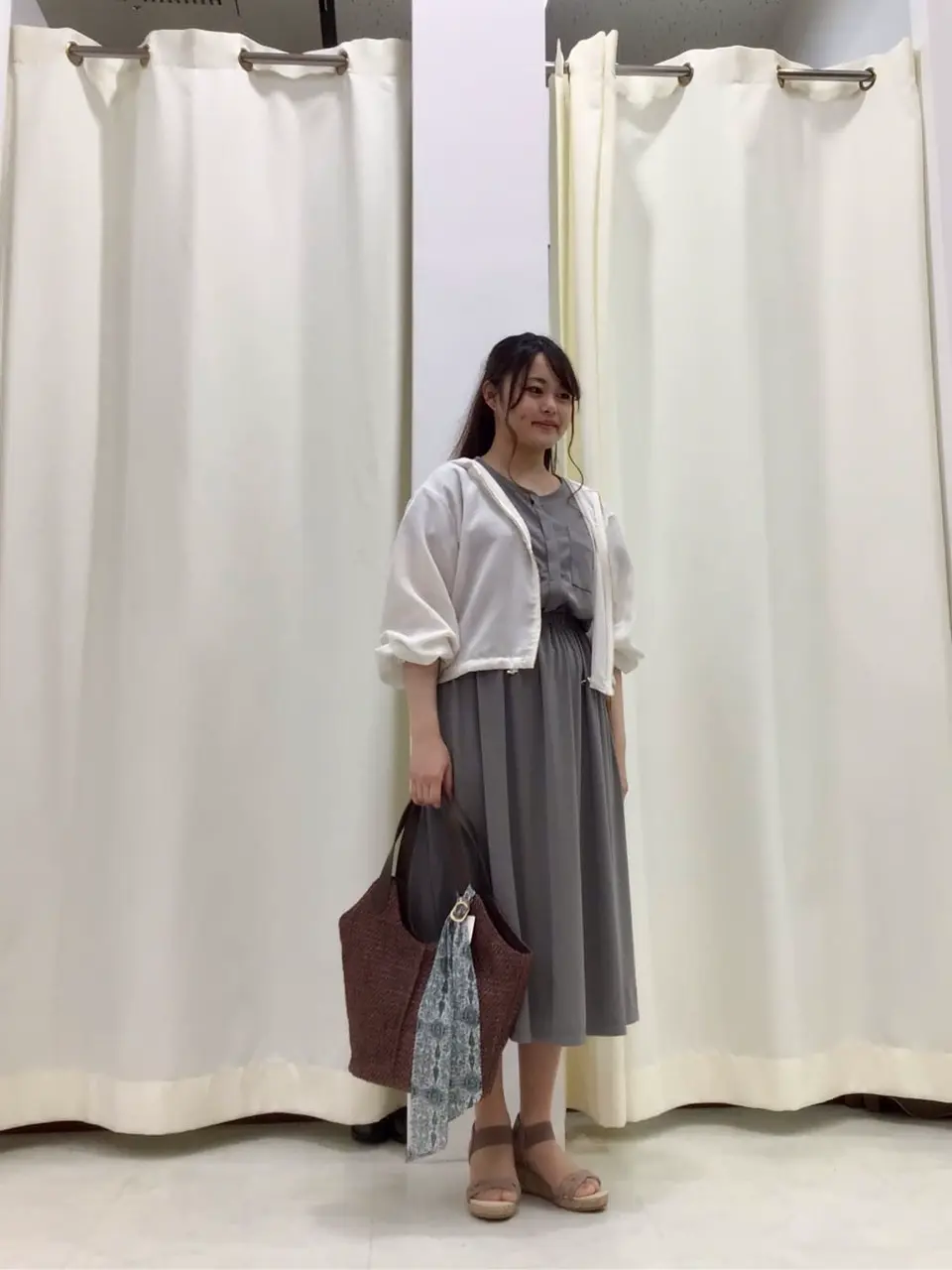 ANY SIS スタッフ コーディネート画像